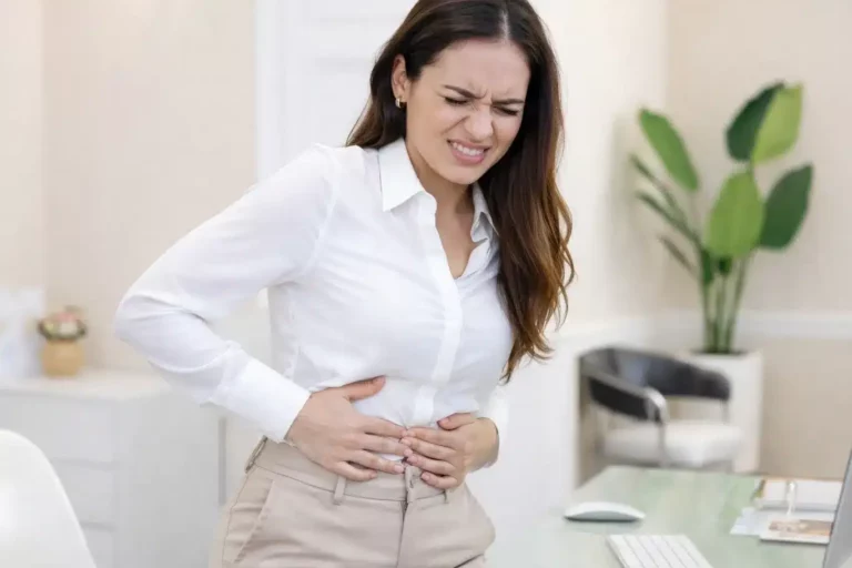 Székrekedés tüneteinek ismertetése. Proktológus segít a Lotusz Medical Centerben.